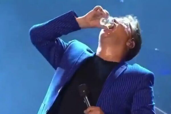Leonardo é criticado por supostamente cantar bêbado durante São João; vídeo Sertanejo aparece com os olhos semicerrados e aparentando cansaço