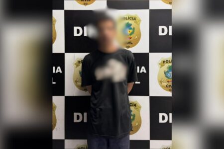 Imagem borrada do suspeito preso