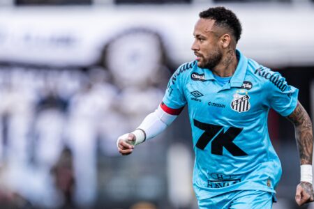 Neymar em jogo pelo Santos