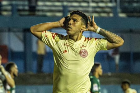 Anapolina vence e assume a liderança da Divisão de acesso