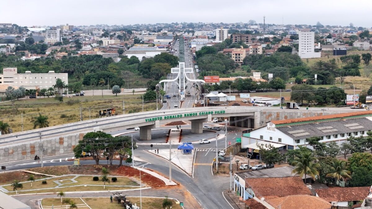 Viaduto Portal da Fé, na entrada de Trindade (Foto: Silvano Vital/Goinfra)