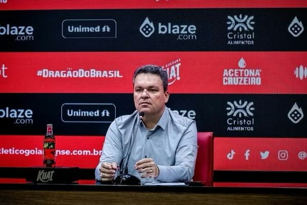 Adson Batista critica alterações e fala que equipe ficou desconfigurada