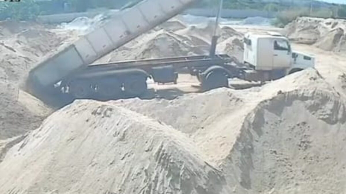 Pistão quebra e esmaga cabine de caminhão em Catalão