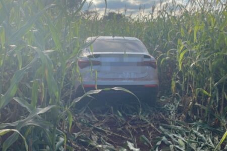 Imagem do carro levado pelo trio