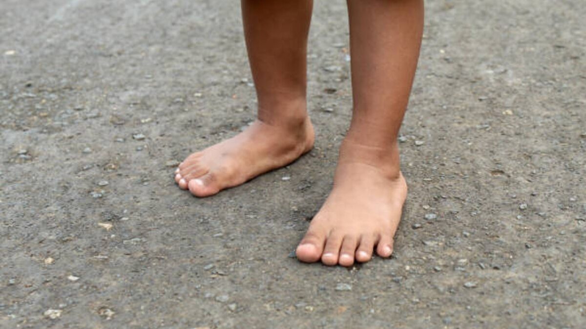 Criança de 3 anos é encontrada sozinha na rua após mãe sair para beber, em Montividiu