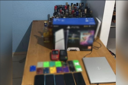 Itens apreendidos durante operação (Foto: Divulgação/PCGO)