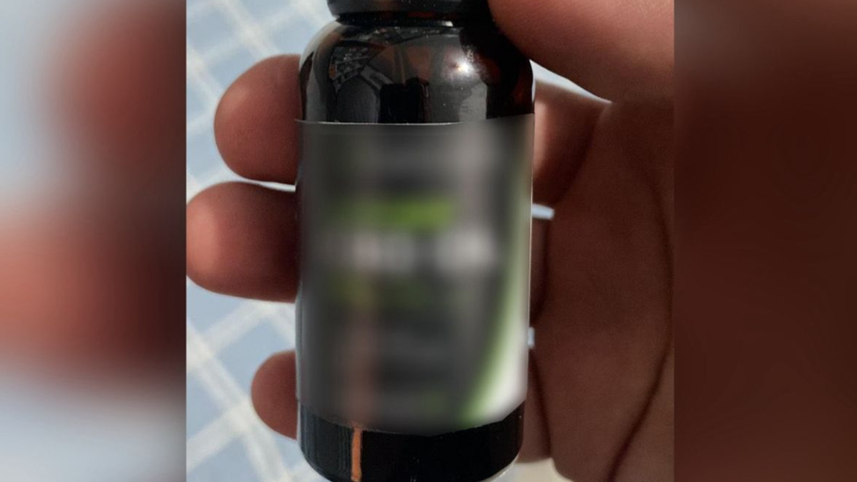 Óleo de canabidiol encontrado em fábrica (Foto: Reprodução)