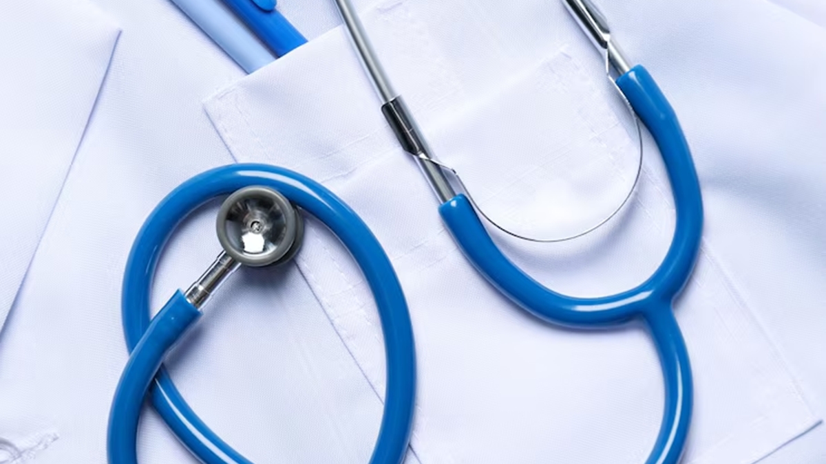 Senado analisa projeto com regras para prisão de médicos