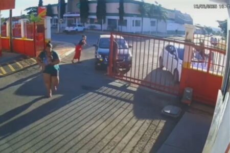 Bombeiros desobstruem vias aéreas de criança (Foto: Reprodução)