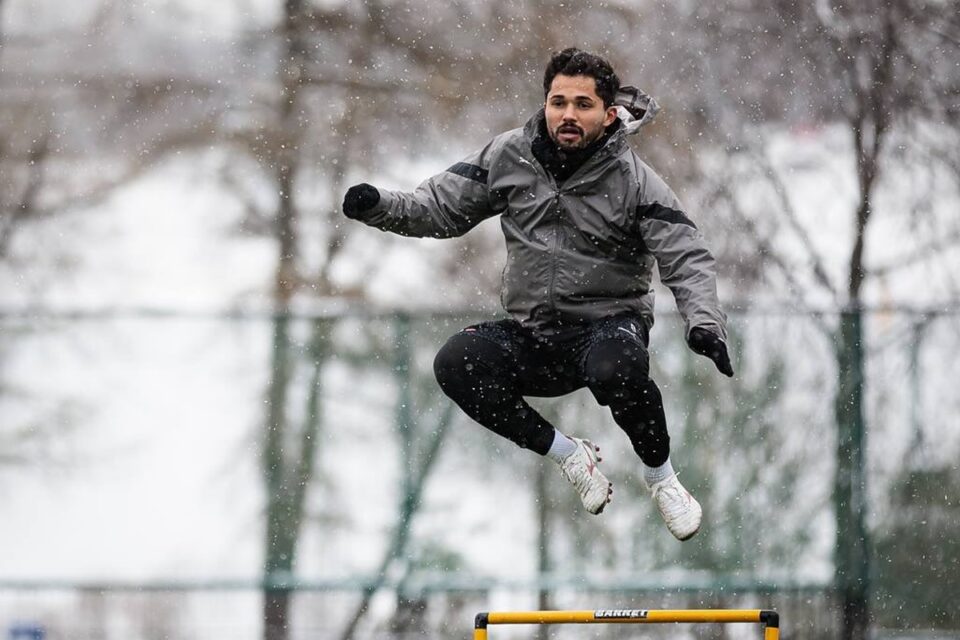 Alesson durante treinamento em Moscou