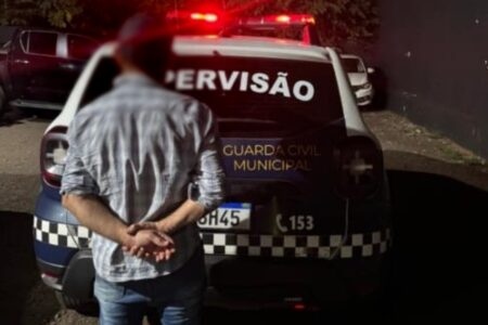 Pai bêbado agride filha com bebê no colo durante surto e é preso em Jataí