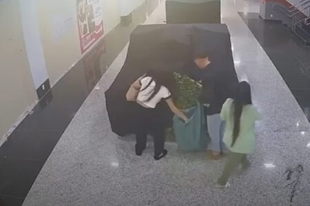 Grupo furta R$ 22 mil em óculos em quiosque do Shopping Corumbá, em Luziânia