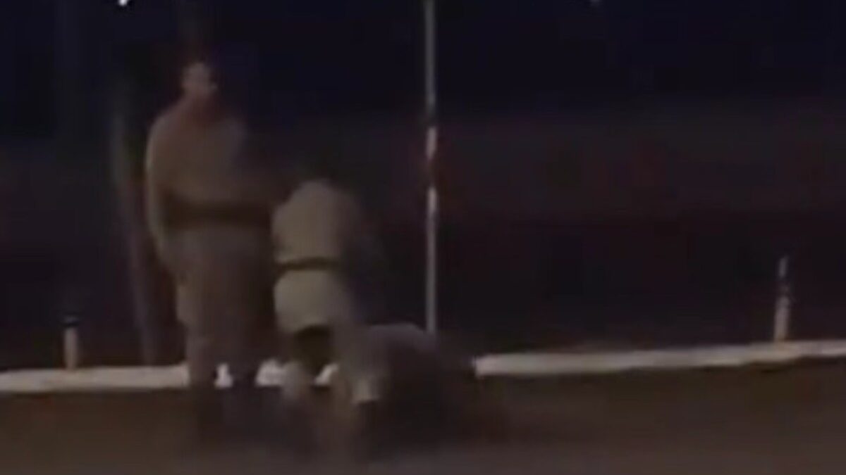 Morador de rua é agredido por policiais após pedir comida em lanchonete de Formosa