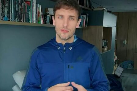 Leo Lins se pronuncia sobre prisão: 'Adultos infantiloides sem capacidade' Comediante publicou vídeo rebatendo a decisão judicial