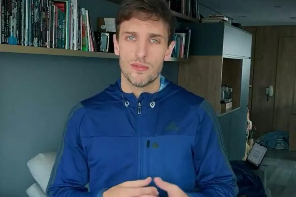 Leo Lins se pronuncia sobre prisão: 'Adultos infantiloides sem capacidade' Comediante publicou vídeo rebatendo a decisão judicial