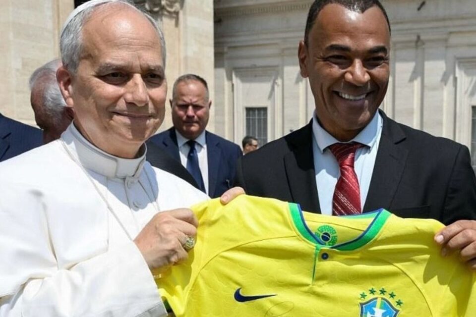 Cafu e o Papa  Leão XIV