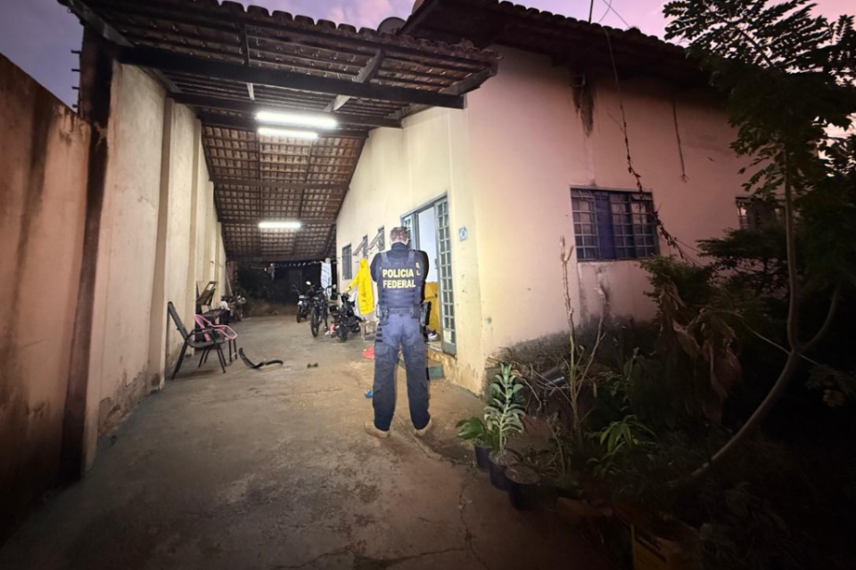 Operação da PF contra abuso infantojuvenil cumpre mandado de busca e apreensão  em Goiânia