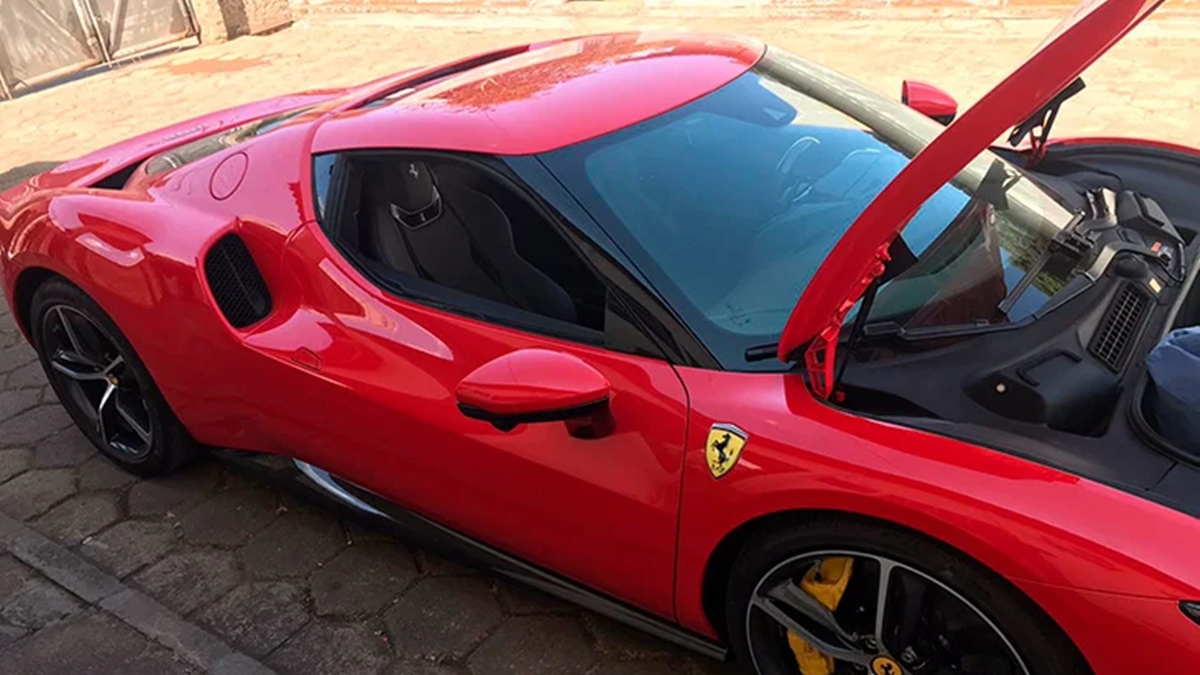 Tribunal de Justiça de Goiás faz leilão de carros de luxo que inclui Ferrari