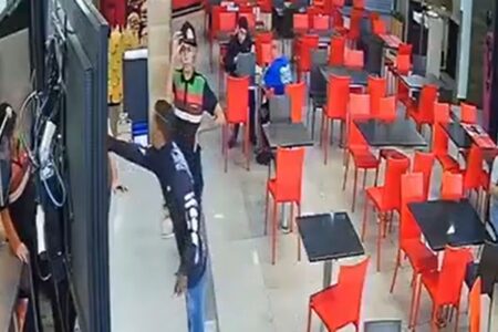 Gerente de restaurante é agredida por entregador de aplicativo na Região da 44