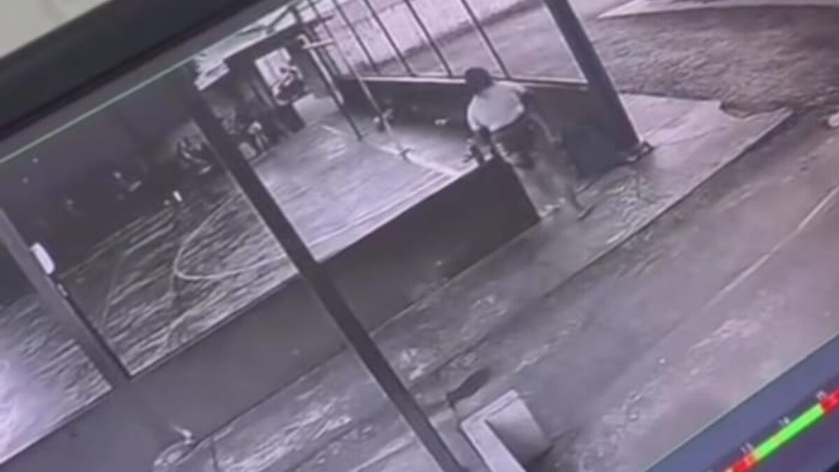 Mãe é presa após agredir funcionária de escola em Jaraguá