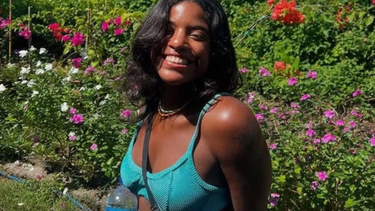 Operação de resgate de brasileira que caiu em vulcão na Indonésia é retomada Juliana Marins fazia trilha no Monte Rinjani quando caiu
