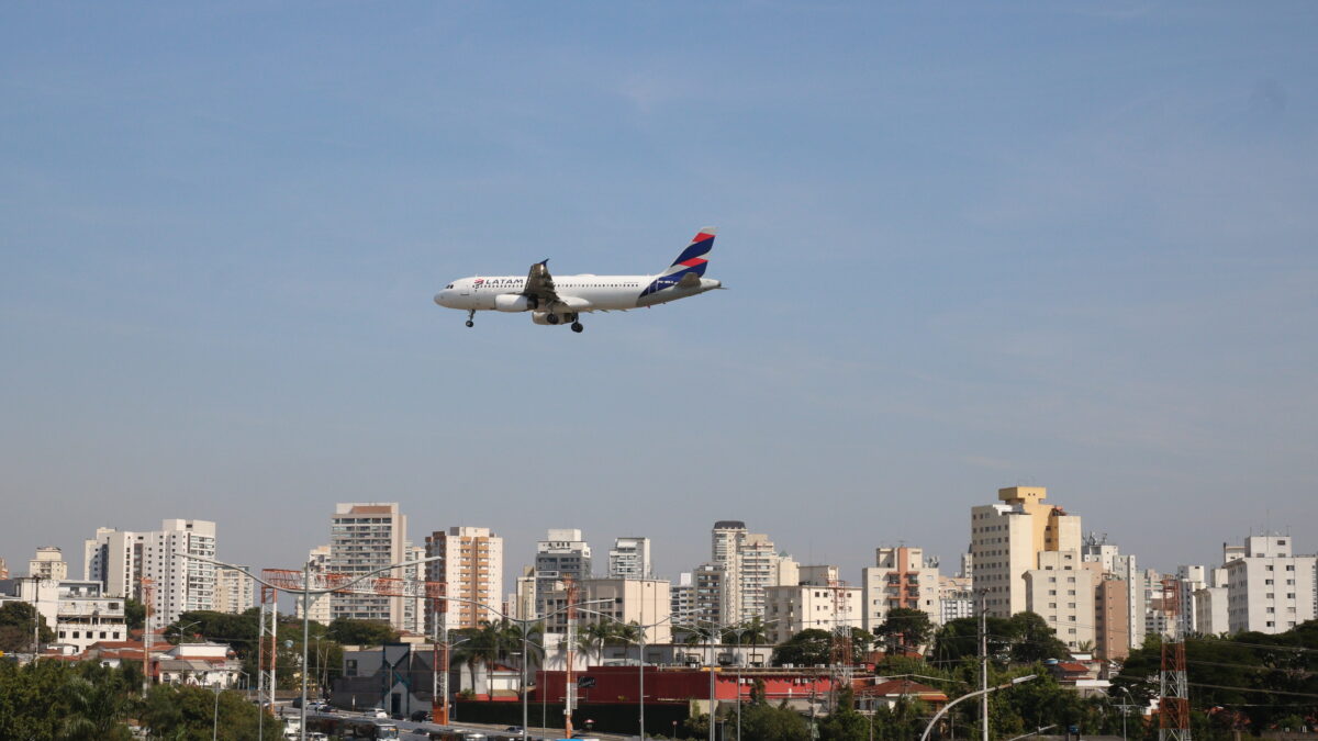 Avião da LATAM (Foto: Agência Brasil)