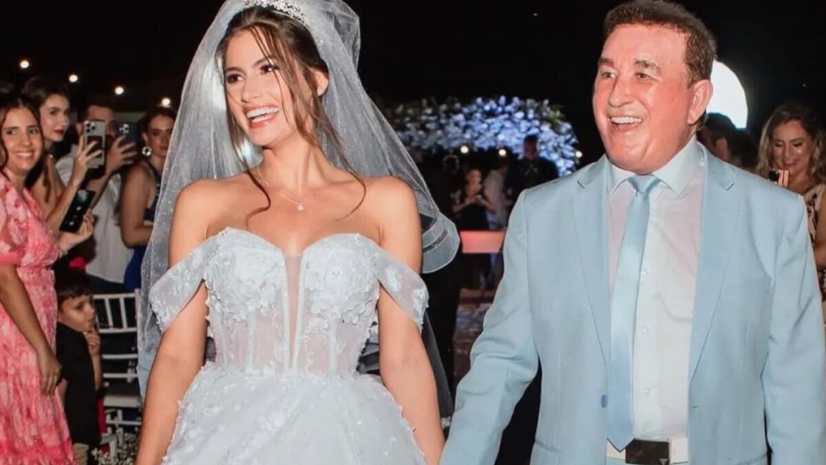 Equipe de Amado Batista se pronuncia após boato sobre fim do casamento Sertanejo de 74 anos se casou com a miss Calita Franciele