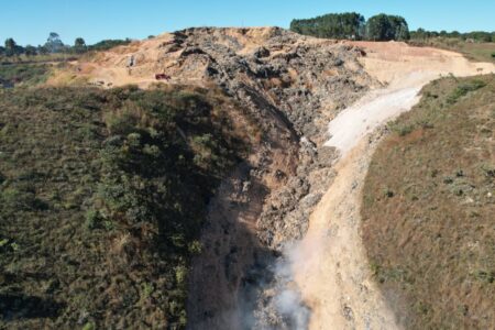 Lixão da empresa Ouro Verde, em Padre Bernardo (Foto: Divulgação)