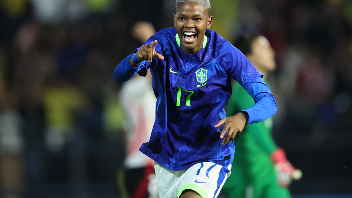 Fazendo sua estreia na seleção, Jhonson marca gol da vitória para o Brasil