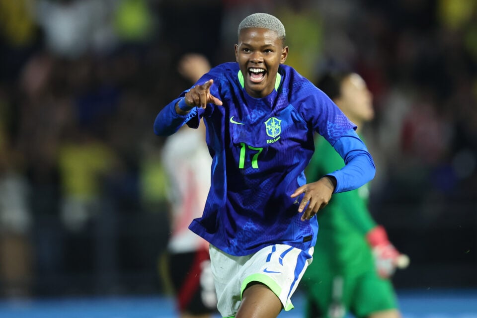 Fazendo sua estreia na seleção, Jhonson marca gol da vitória para o Brasil