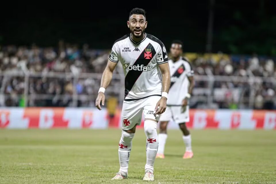 Payet com a camisa do Vasco