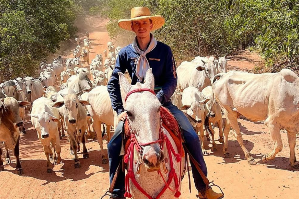 Jovem morre após cair do cavalo enquanto ia para cavalgada na cidade de Catalão