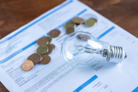 Custo pode chegar a quase R$ 200 bi em 25 anos Congresso derruba vetos de Lula e retoma trechos que podem elevar conta de luz