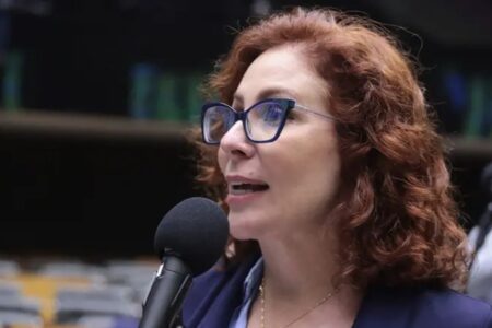 Não há operação para prender Zambelli na Itália, diz embaixador