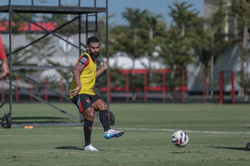 Willian Maranhão em treino pelo Atlético Goianiense