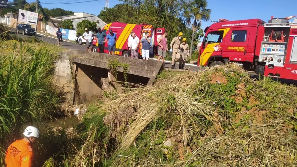Homem cai de 5 metros de ponte sobre córrego em Mineiros