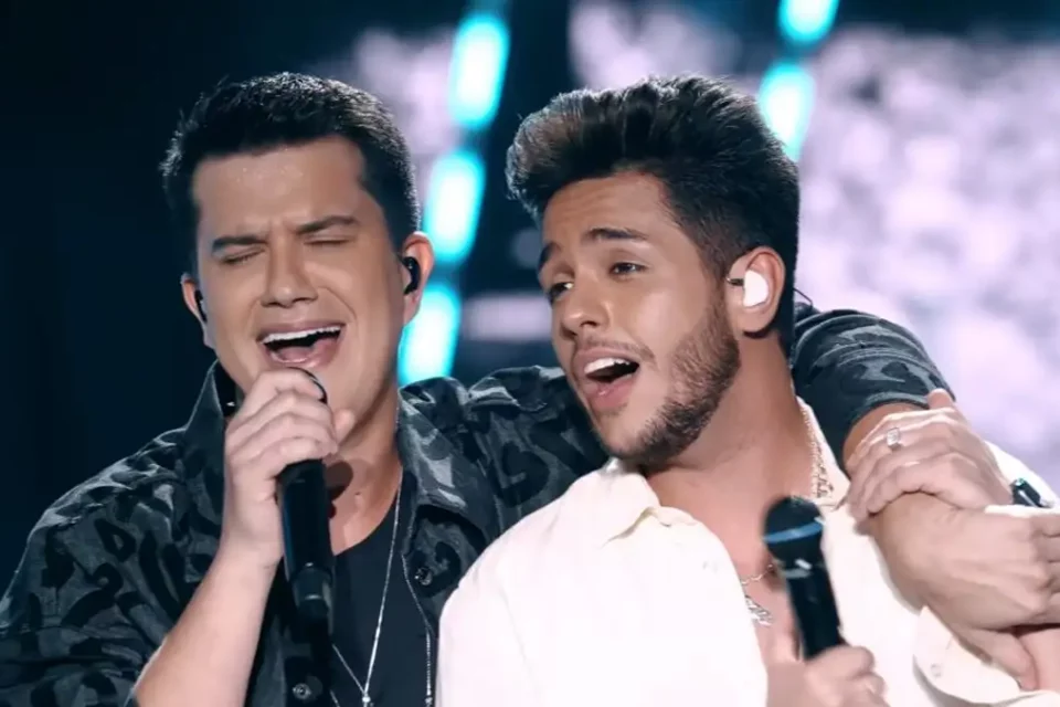 Hugo-amp-Guilherme-A-Ascensao-da-Dupla-Sertaneja-que-Conquistou.webp