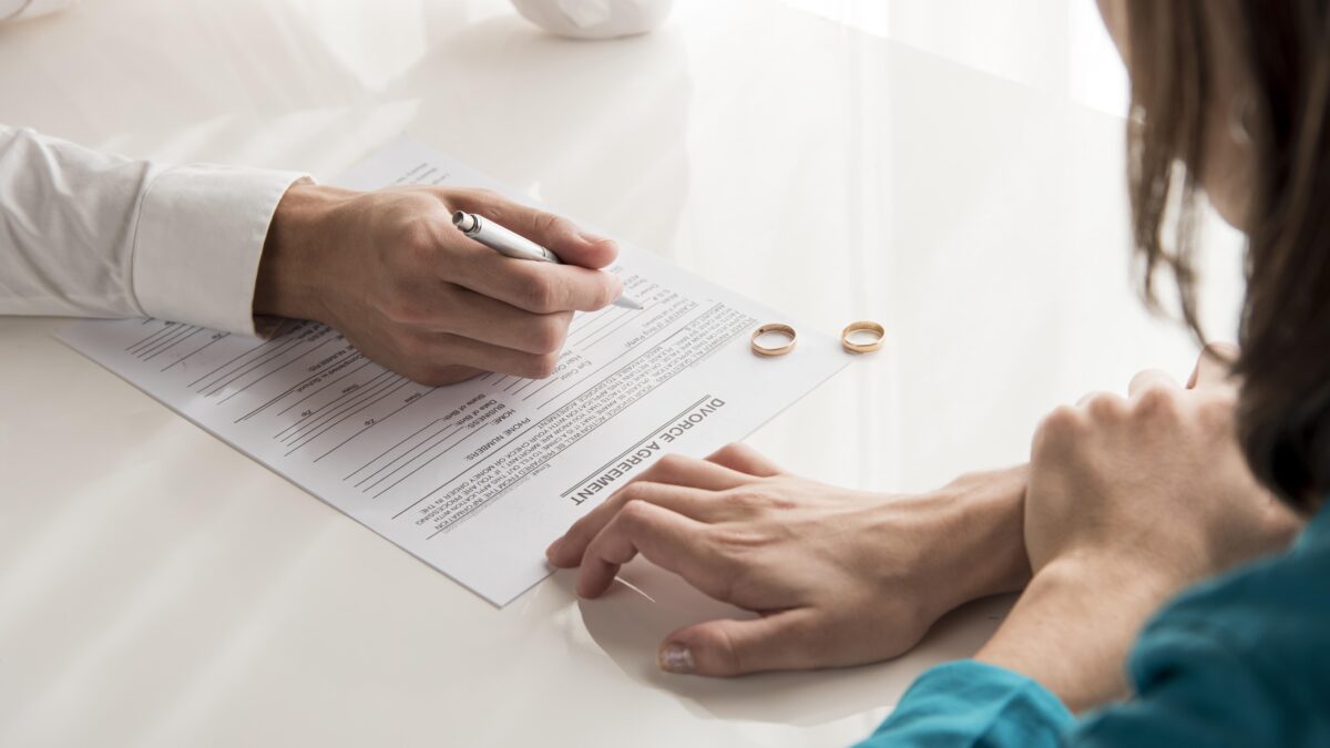 o que o novo Código Civil pode mudar na vida conjugal um das partes do casal poderá ir ao cartório e requerer separação