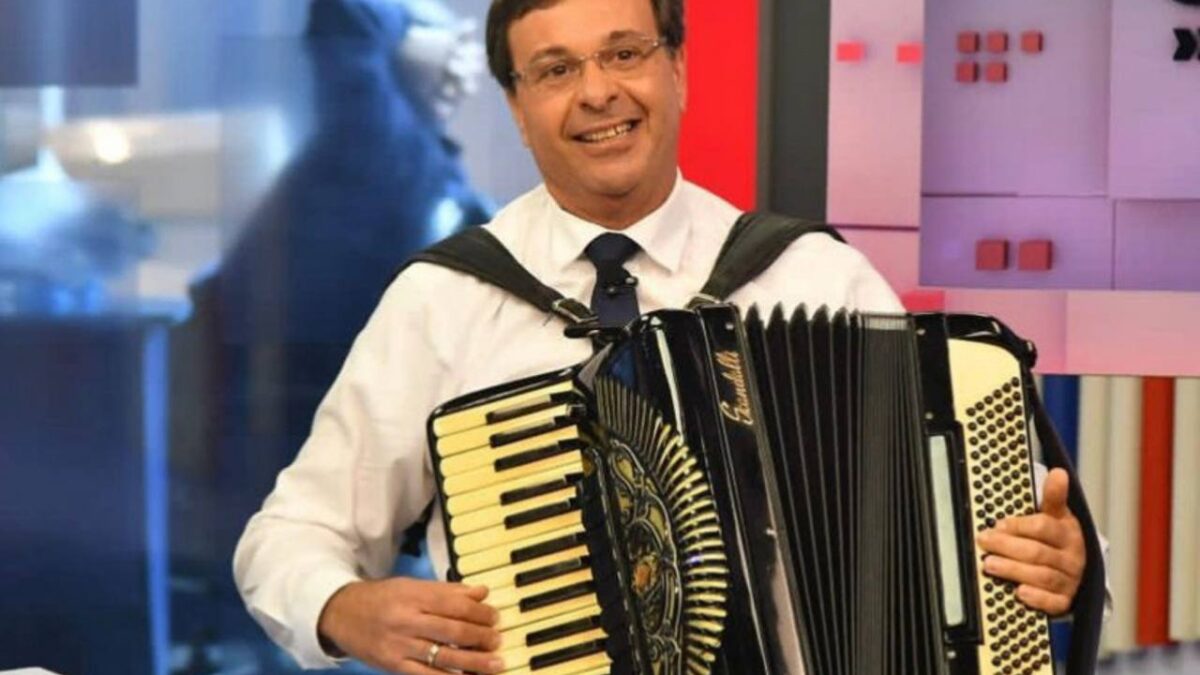 Preso pela PF, ex-ministro Gilson Machado iria se apresentar no São João de Caruaru Gilson fundou a banda Forró de Brucelose em 1990