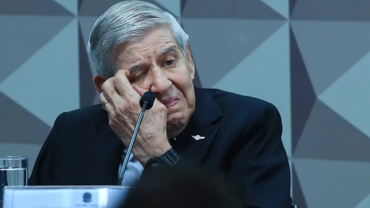 Augusto Heleno mantém silêncio em perguntas feitas por Alexandre de Moraes em depoimento Moraes brincou com advogado do ex-ministro
