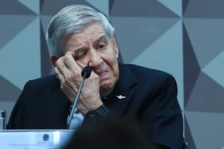 Augusto Heleno mantém silêncio em perguntas feitas por Alexandre de Moraes em depoimento Moraes brincou com advogado do ex-ministro