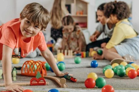 Neuropsicopedagoga dá dicas de atividades para entreter as crianças nas férias