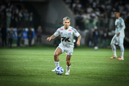 Yeferson Soteldo, atacante do Santos