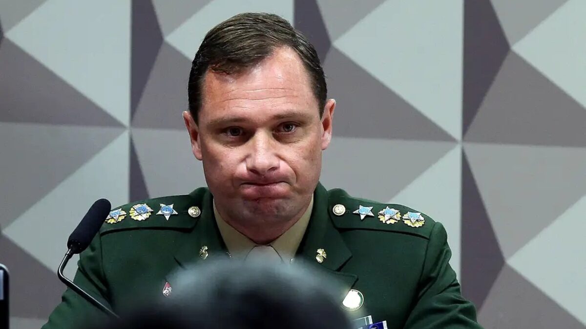 Mauro Cid é preso pela Polícia Federal Tenente-coronel é ex-ajudante de ordens do ex-presidente Jair Bolsonaro