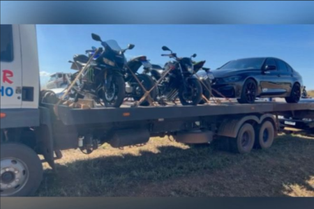 Veículos apreendidos durante fiscalização (Foto: Reprodução)