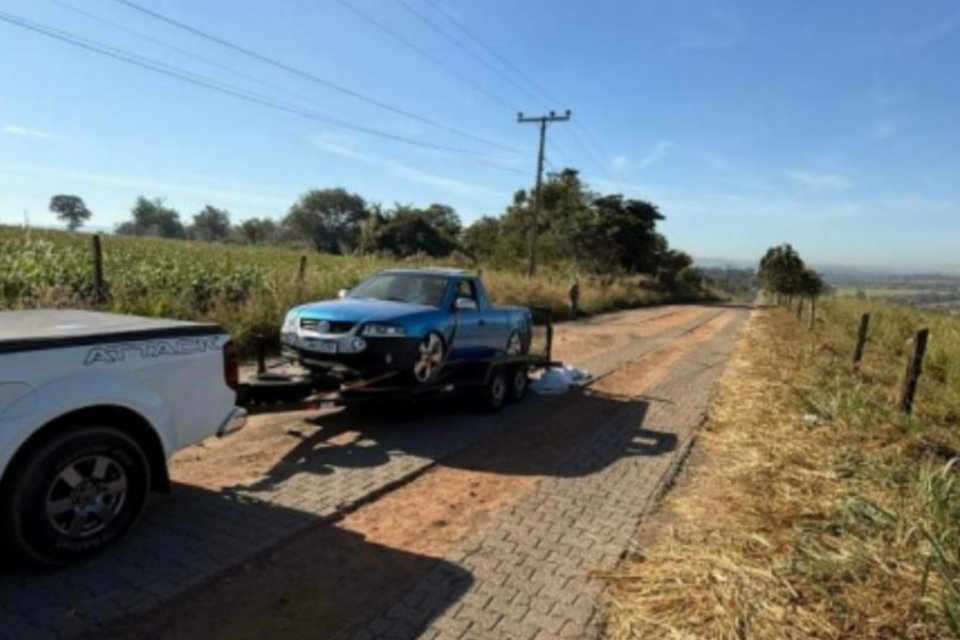 Homem morre após se desequilibrar ao tentar subir em uma carretinha em Aparecida