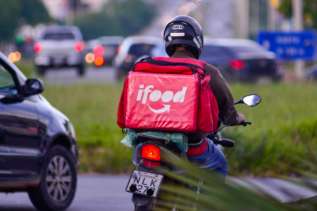 Goiânia recebe campanha de vacinação voltada para entregadores