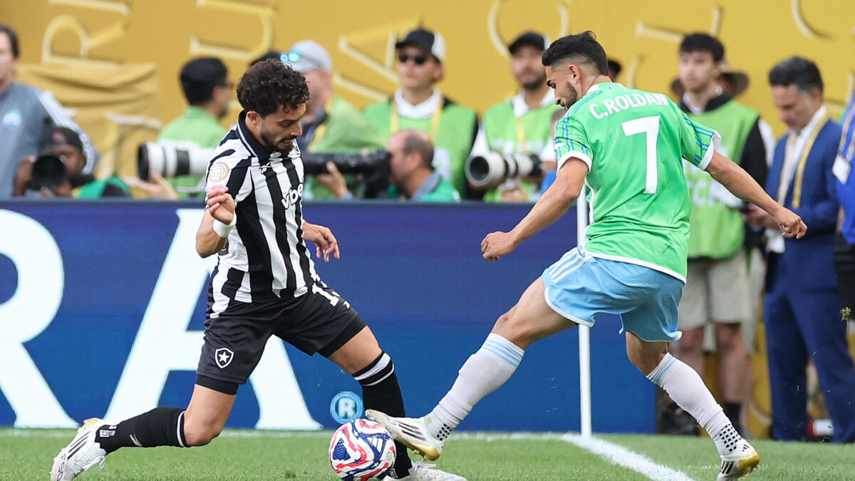 Na estreia do Super mundial de Clubes, Botafogo começa com vitória