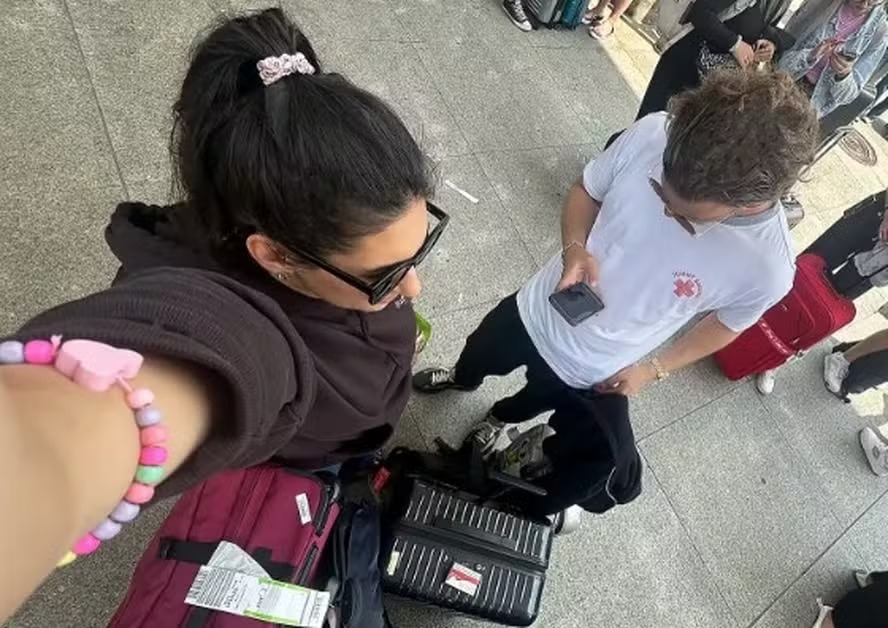 Casal viaja 12 mil km para festa de casamento, mas descobre que não estava convidado Yasemin e Davide tiveram que se desdobrar