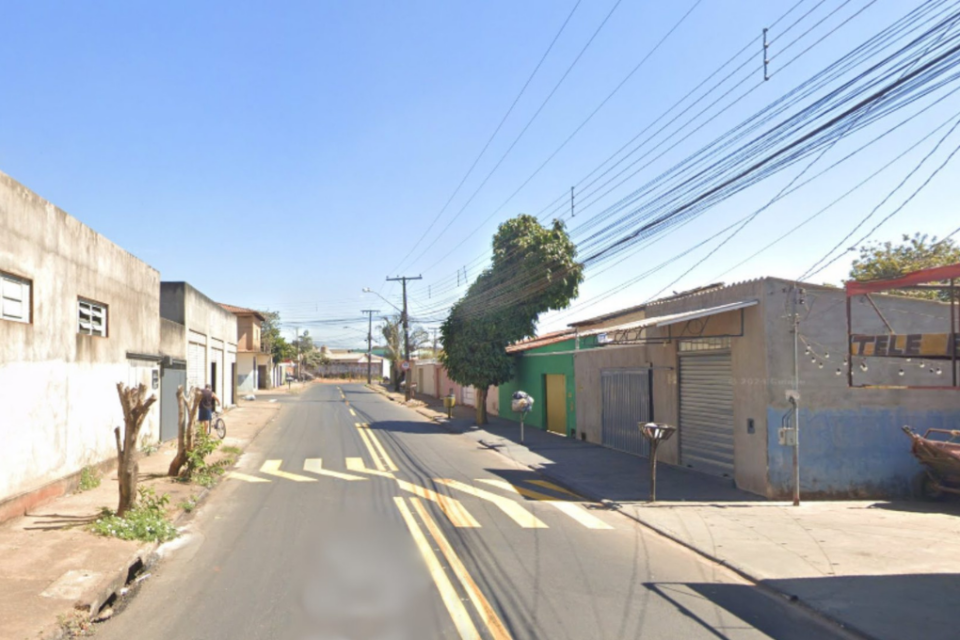 Idoso morre após mal súbito enquanto pilotava moto em Goiânia